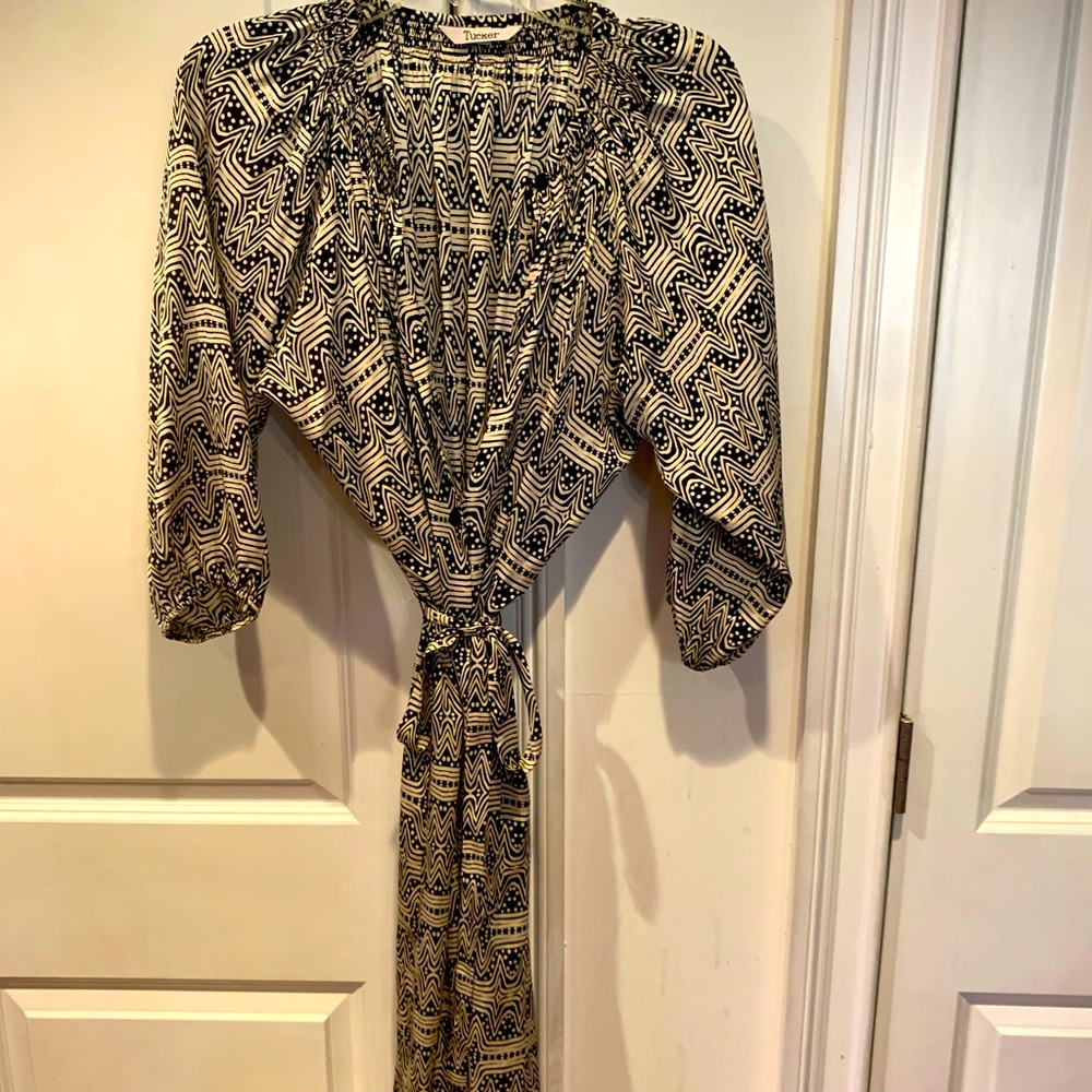 Stunning!! Silk tribal print Tucker dress🎉🎉